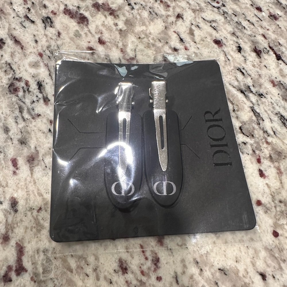 CHRISTIAN DIOR SET OF 2 HAIR CLIPS!!❤️❤️